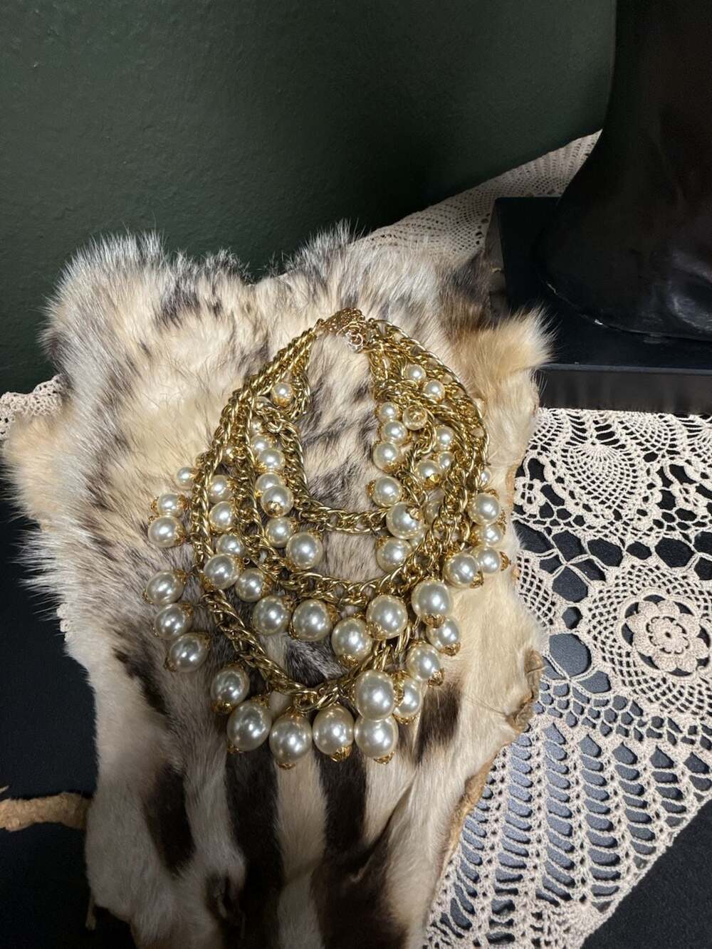 Stunning Vintage Multi-Strand Pearl & Gold Chain Statement Necklace